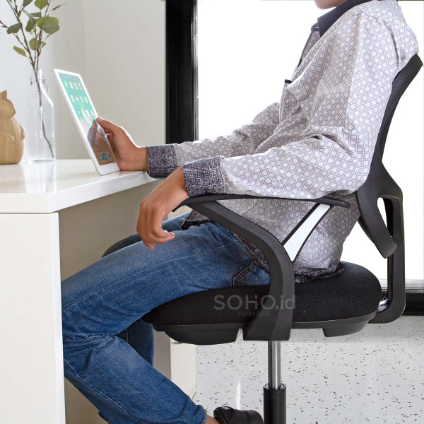 Kursi Kantor SOHO - Decco Voxy 1